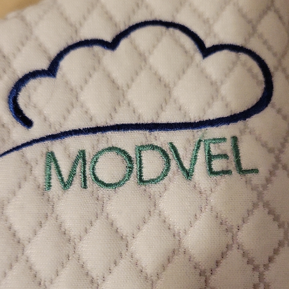 Modvel Quilted Knee Pillow